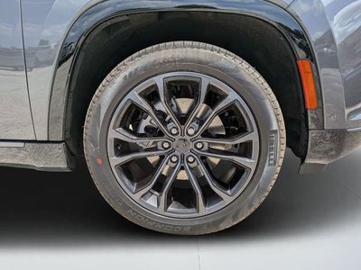 2026 Jeep Grand Wagoneer - Photo 10