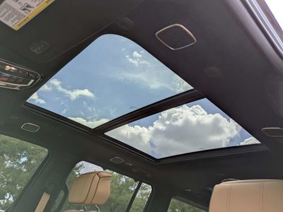 2026 Jeep Grand Wagoneer - Photo 23