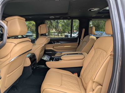 2026 Jeep Grand Wagoneer - Photo 14