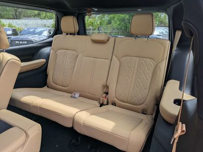 2026 Jeep Grand Wagoneer - Photo 15