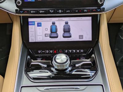 2026 Jeep Grand Wagoneer - Photo 21