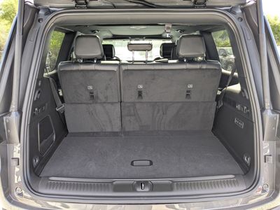 2026 Jeep Grand Wagoneer - Photo 12