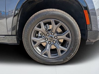 2026 Jeep Grand Wagoneer - Photo 10