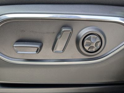 2026 Jeep Grand Wagoneer - Photo 22
