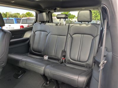 2026 Jeep Grand Wagoneer - Photo 15