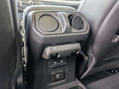 2026 Jeep Gladiator - Photo 14