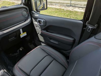 2026 Jeep Gladiator - Photo 17
