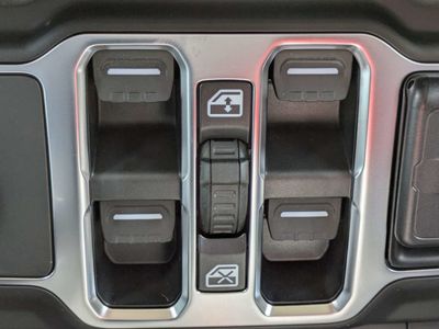 2026 Jeep Gladiator - Photo 23