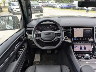 2026 Jeep Grand Wagoneer - Photo 18