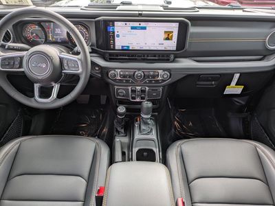 2026 Jeep Wrangler - Photo 15
