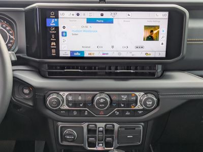 2026 Jeep Wrangler - Photo 18