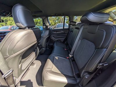 2025 Jeep Grand Cherokee - Photo 13