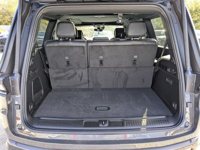 2026 Jeep Grand Wagoneer - Photo 12