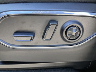 2026 Jeep Grand Wagoneer - Photo 22
