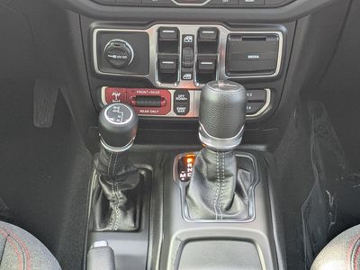 2026 Jeep Gladiator - Photo 19
