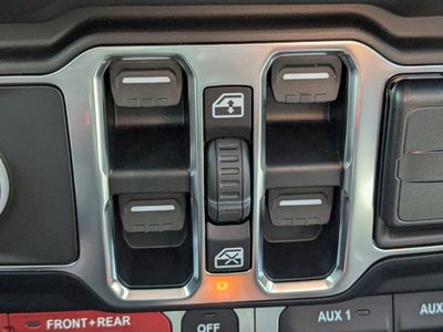 2026 Jeep Gladiator - Photo 23