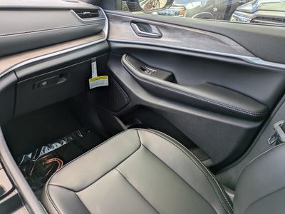 2025 Jeep Grand Cherokee - Photo 15