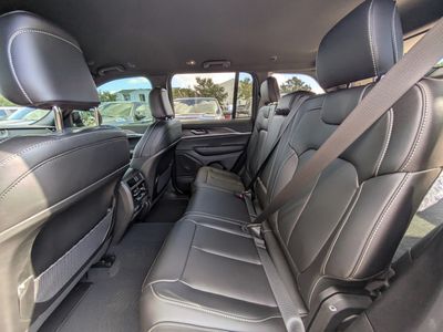 2025 Jeep Grand Cherokee - Photo 12