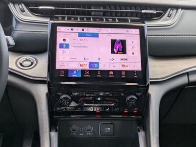 2025 Jeep Grand Cherokee - Photo 16