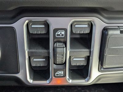 2026 Jeep Wrangler - Photo 23