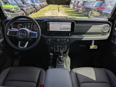 2026 Jeep Wrangler - Photo 15