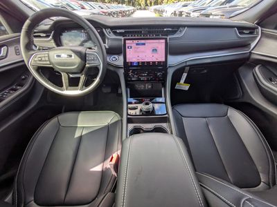 2025 Jeep Grand Cherokee - Photo 13