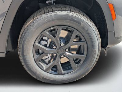 2025 Jeep Grand Cherokee L - Photo 9