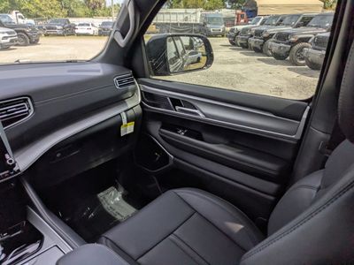 2026 Jeep Grand Wagoneer - Photo 19