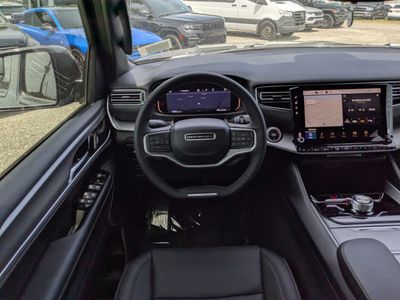 2026 Jeep Grand Wagoneer - Photo 18