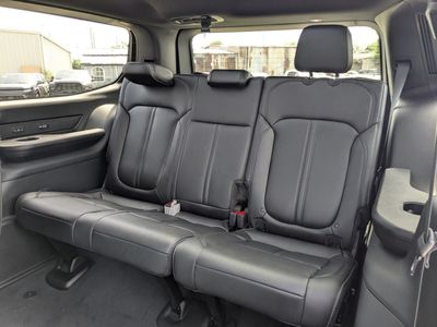 2026 Jeep Grand Wagoneer - Photo 14