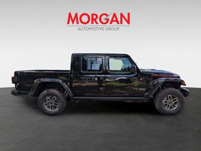 2026 Jeep Gladiator - Photo 2