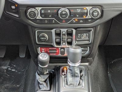 2026 Jeep Gladiator - Photo 18