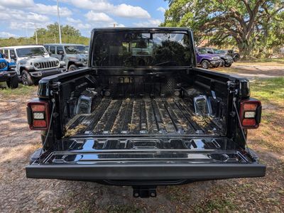2026 Jeep Gladiator - Photo 11