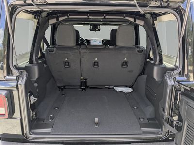 2026 Jeep Wrangler - Photo 12