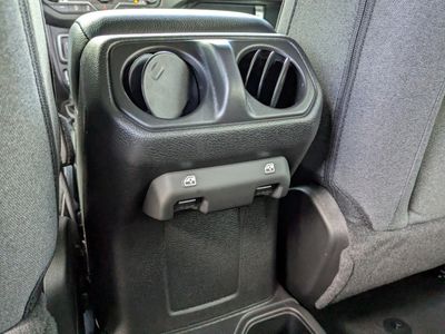 2026 Jeep Wrangler - Photo 14