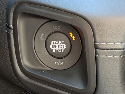 2026 Jeep Wrangler - Photo 25