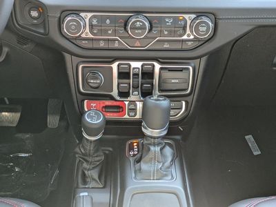 2026 Jeep Wrangler - Photo 17