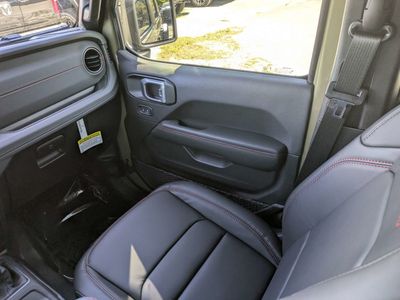 2026 Jeep Wrangler - Photo 17