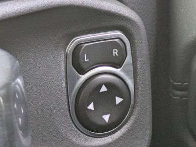 2026 Jeep Wrangler - Photo 24