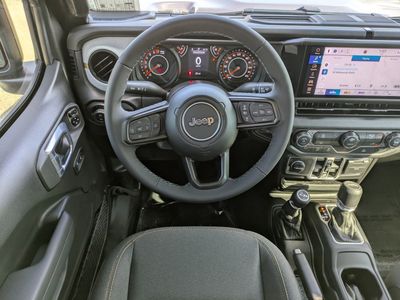 2026 Jeep Gladiator — photo 14 view
