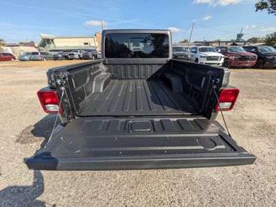 2026 Jeep Gladiator — photo 11 view