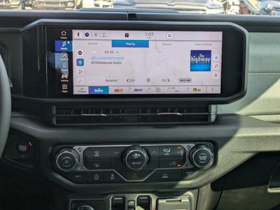 2026 Jeep Gladiator — photo 16 view