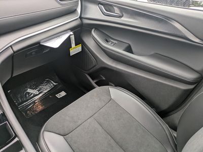 2025 Jeep Grand Cherokee - Photo 15
