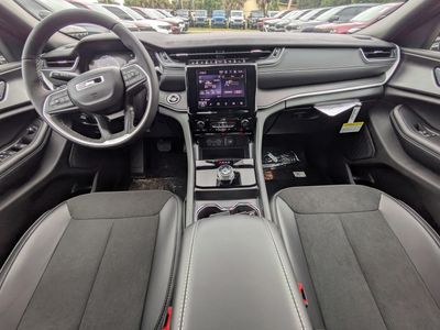 2025 Jeep Grand Cherokee - Photo 13