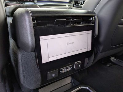 2026 Jeep Grand Wagoneer - Photo 16