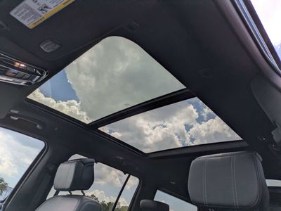 2026 Jeep Grand Wagoneer - Photo 23