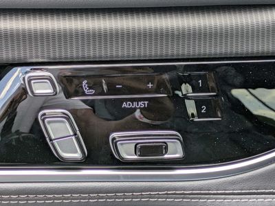 2026 Jeep Grand Wagoneer - Photo 22