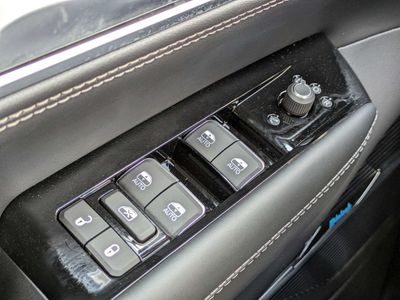 2026 Jeep Grand Wagoneer - Photo 26
