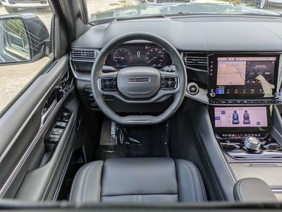 2026 Jeep Grand Wagoneer - Photo 18