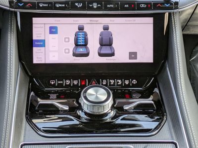 2026 Jeep Grand Wagoneer - Photo 21